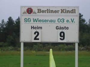44_Fussballspiel_gegen_Wiesenau
